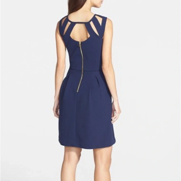 Betsey Johnson Navy Cage Cutout Pockets Pleat Mini Dress Fit and Flare EUC Sz 10 - Picture 2 of 15